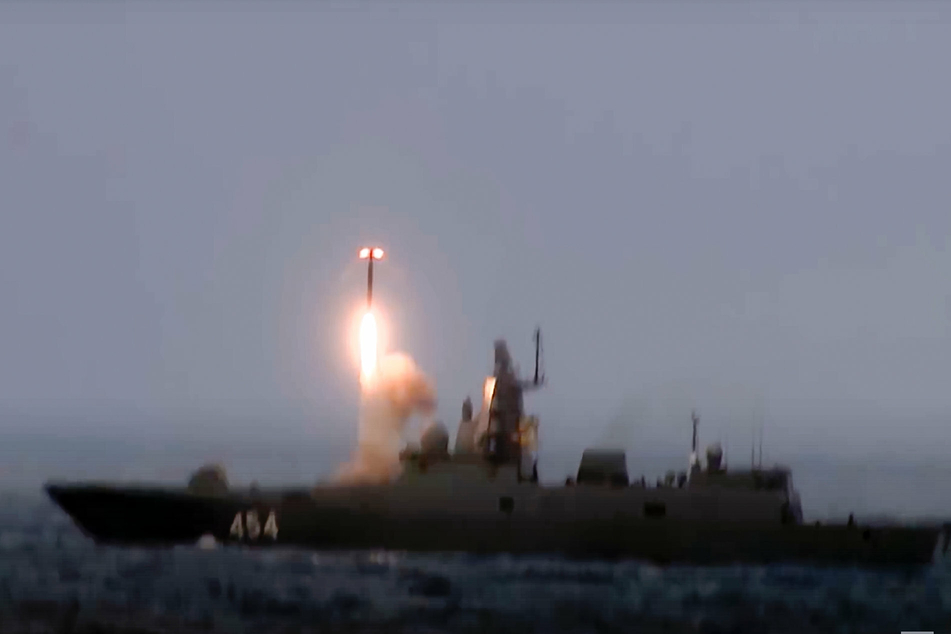 Russland nutzt Schiffe im Schwarzen Meer um Marschflugkörper auf die Ukraine abzuschießen.