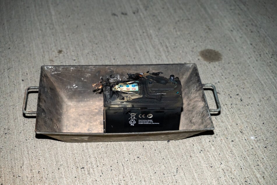 Die Batterie des Transporters ist nicht mehr zu gebrauchen.
