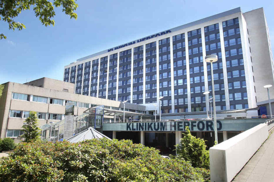 Vorm und im Klinikum tummelten sich 70 Einsatzkräfte und 20 Fahrzeuge.