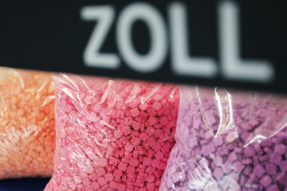 In dem Fahrzeug wurden auch Amphetamine gefunden. (Symbolbild)