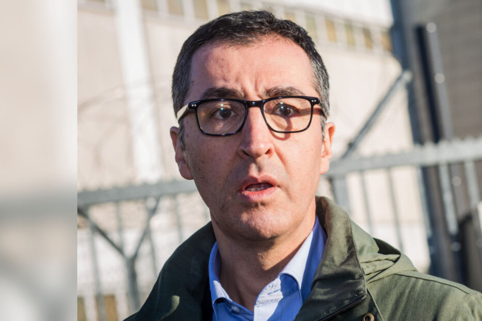 Nach Mord-Drohungen: Grünen-Politiker Özdemir wurde offenbar Opfer von Stein-Attacke