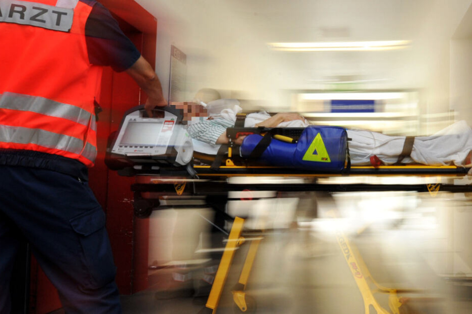 Der Rentner kam auf dem schnellsten Weg in ein Krankenhaus, doch sein Leben konnte nicht mehr gerettet werden (Symbolbild).