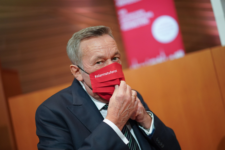 Schlager-Legende Roland Kaiser (68) am Rande der #AlarmstufeRot-Pressekonferenz am 28. Oktober.