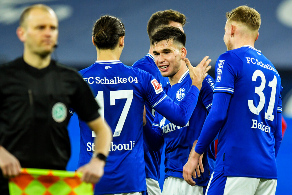 Die Spieler des FC Schalke 04 feierten am vergangenen Wochenende ihren zweiten Saisonsieg in der Bundesliga.