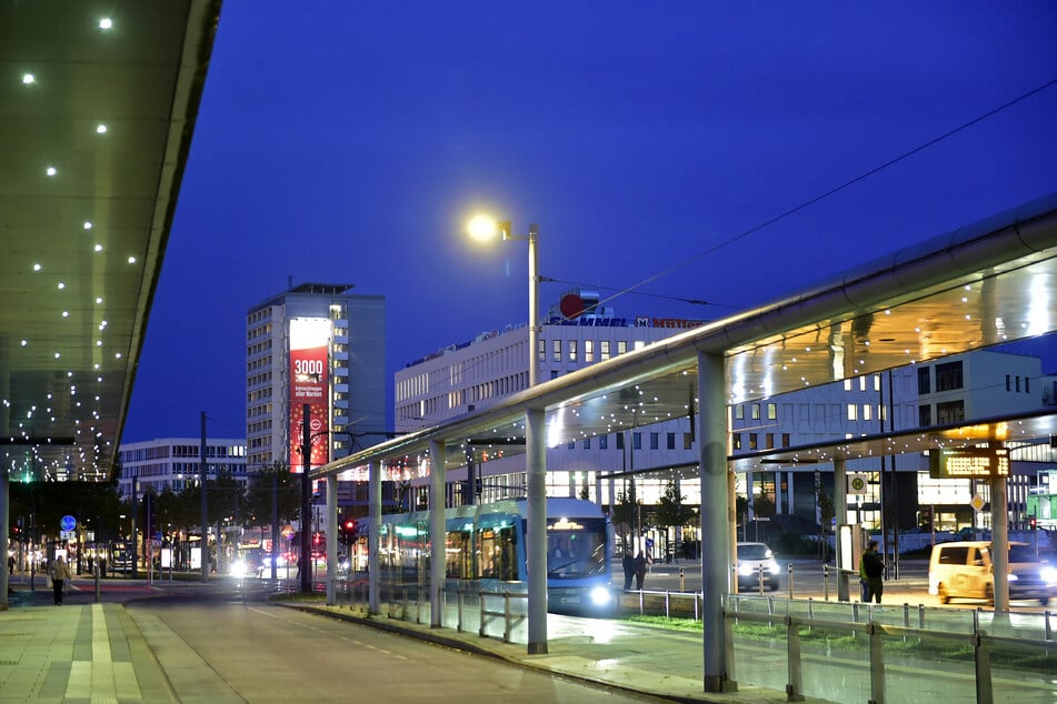 An der Chemnitzer Zentralhaltestelle kam es in der Nacht auf Dienstag zu einer Schlägerei.