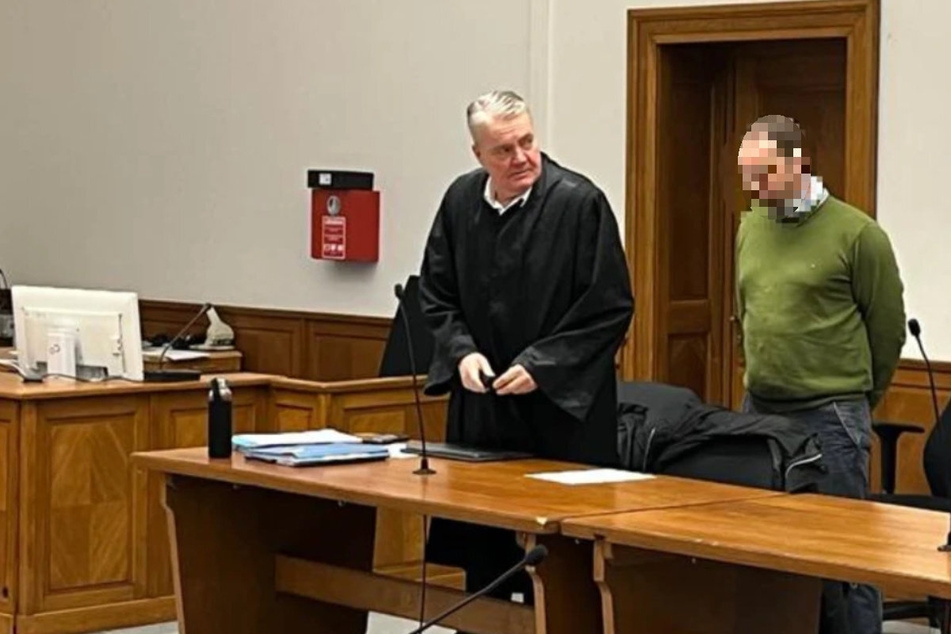 Der Angeklagte (44) musste sich am Montag vor dem Lüneburger Landgericht verantworten.