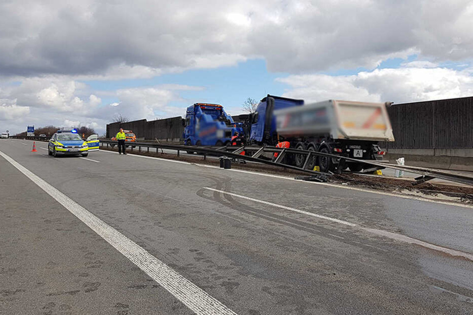 Auf der A72 krachte ein Lkw in die Leitplanke.