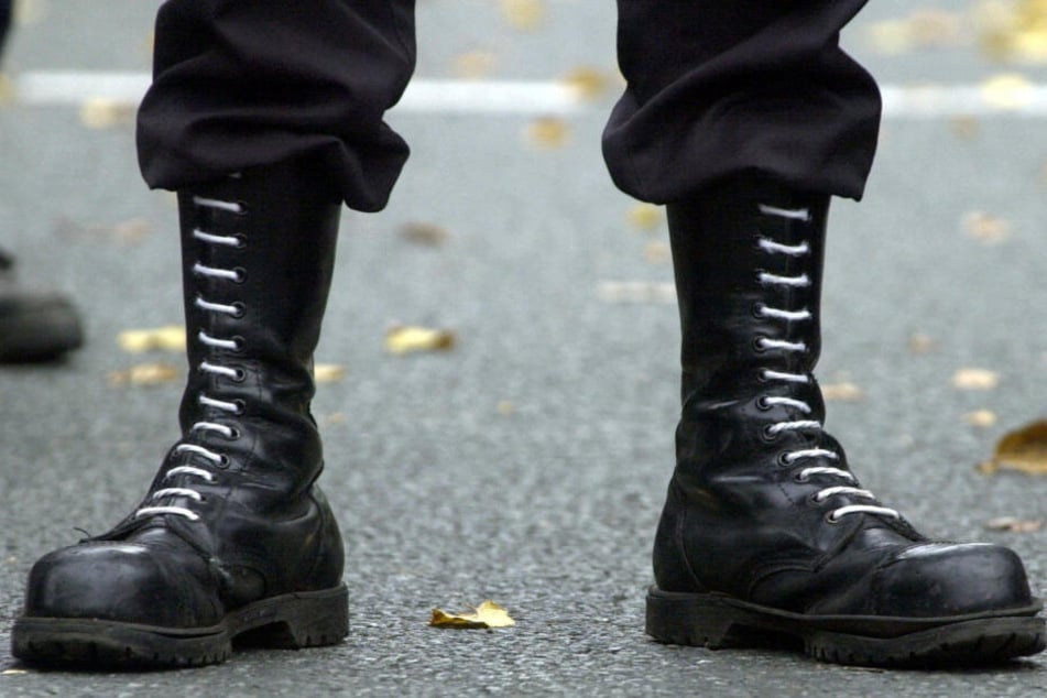 Das Nazi-Symbol wurde von Polizisten entdeckt. (Symbolbild)