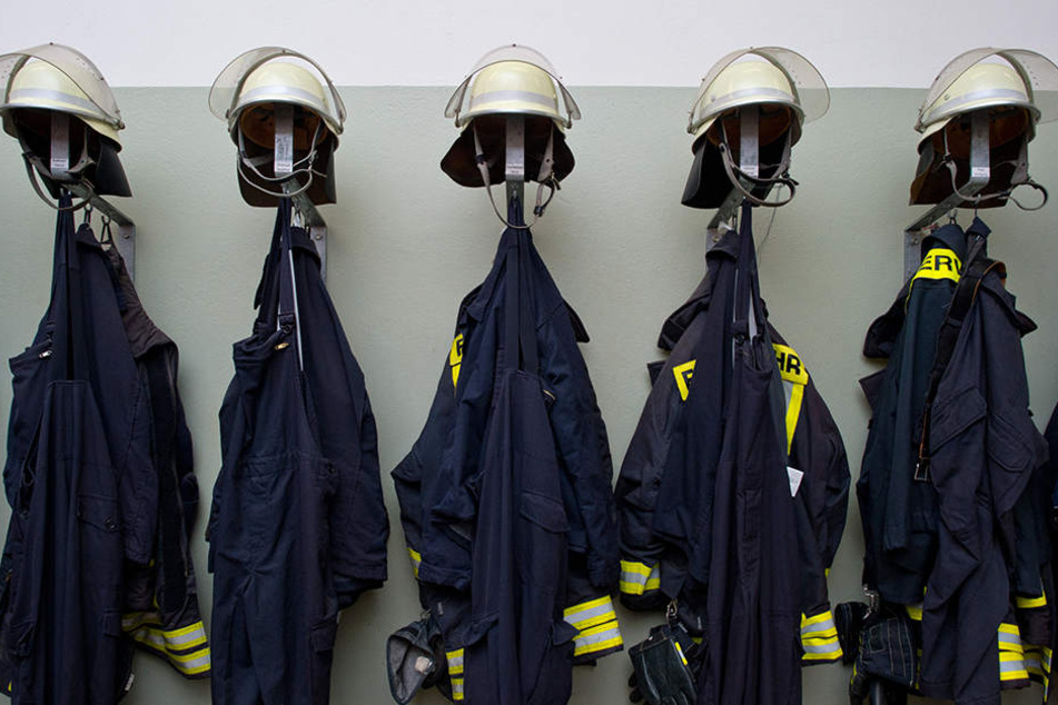 Allein bei Feuerwehr-Uniformen sparte Dresden 300.000 Euro.