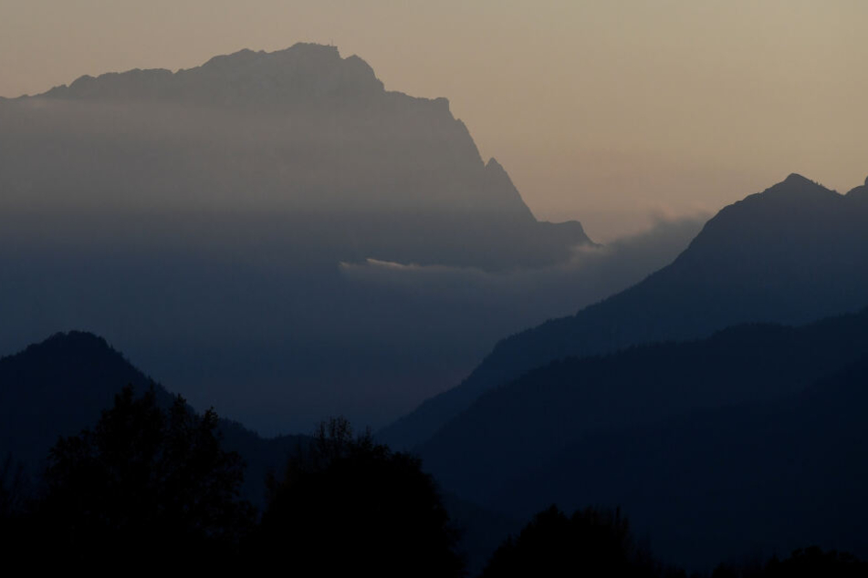 In den Alpen ist ein junger Bergsteiger in den Tod gestürzt (Archivbild).