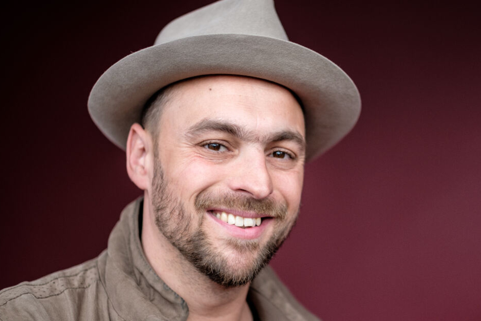 Max Mutzke (38) mag Hüte auf dem Kopf. Er könnte der Astronaut bei Masked Singer sein.