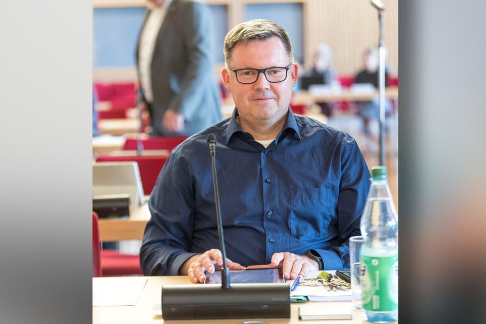 Fordert das Rathaus auf, wirksam Schatten zu schaffen: Stadtrat Mario Schmidt (49, CDU).