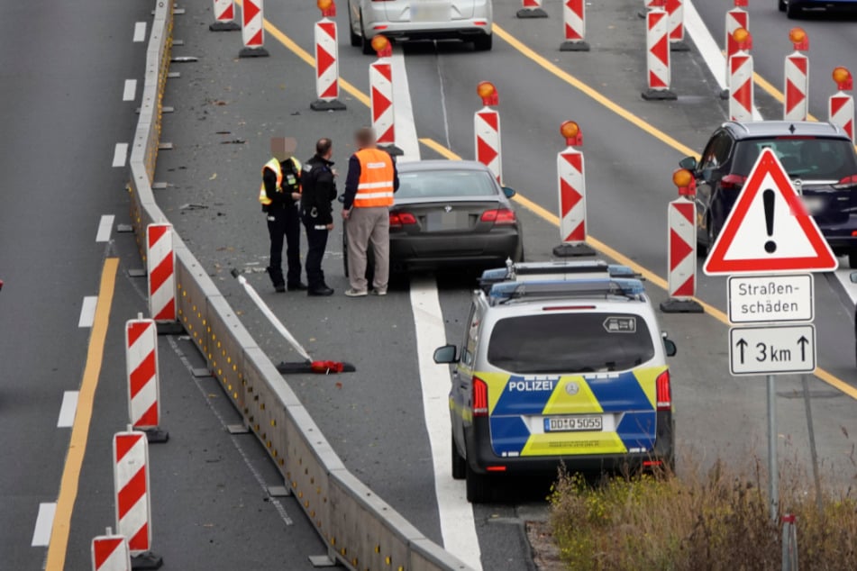 Unfall A72: Unfall auf A72-Baustelle in Chemnitz: BMW kracht gegen Leitplanke