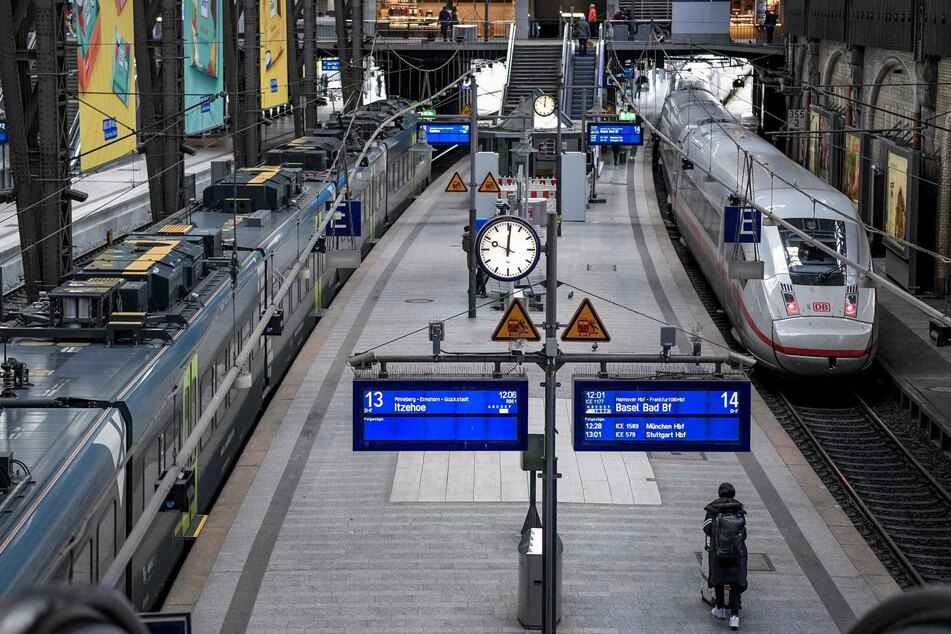 Der Hamburger Hauptbahnhof hieß bei Google plötzlich "Paderborn". (Symbolbild)