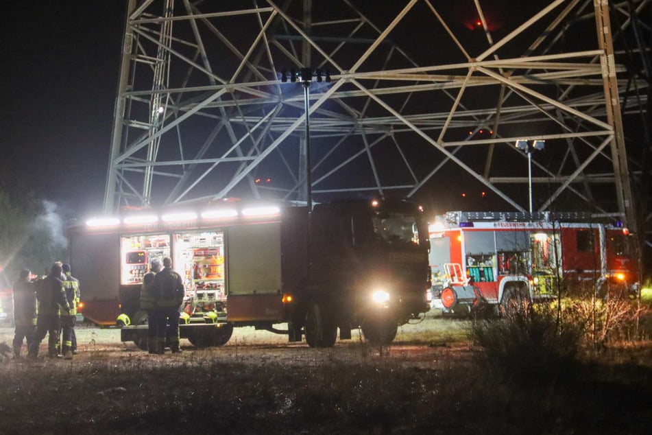 Feuerwehr, Polizei sowie Rettungsdienst waren am gestrigen Donnerstagabend vor Ort.