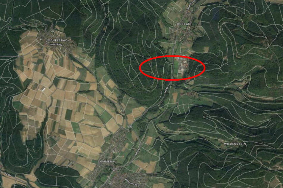 Der Unfall passierte auf der Straße zwischen Hobbach und Eschau auf der Höhe des Schauer Ortsteils Unteraulenbach.
