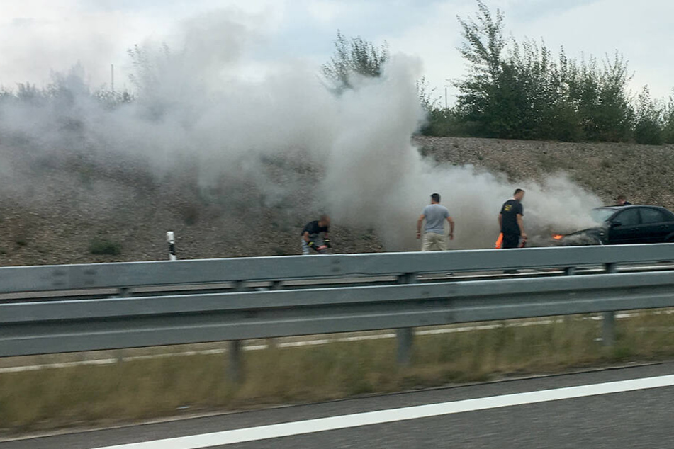 Auf der A72 ist am Freitag ein Auto in Brand geraten.
