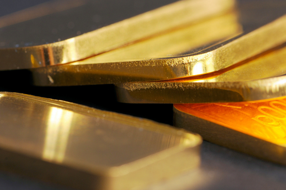Bei einer Logistikfirma in Bayreuth sind Goldbarren im Wert von rund 800.000 Euro gestohlen worden. (Symbolbild)