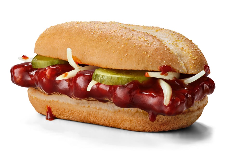 Der McRib soll in Deutschland nach 37 Jahren aus dem regulären Angebot von McDonald's verschwinden.