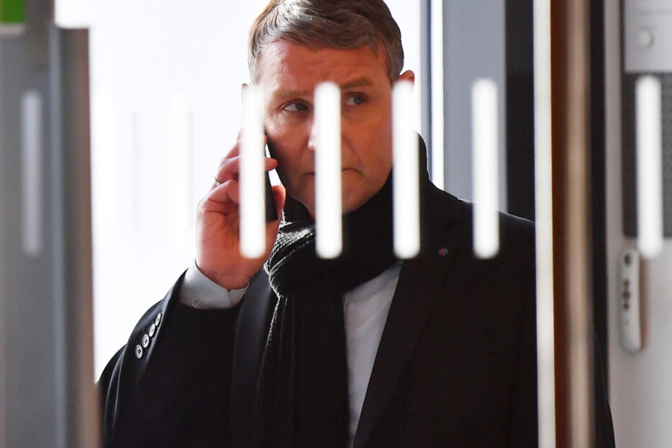 Björn Höcke hatte den Brief von seiner Privatadresse mit in den Landtag gebracht.