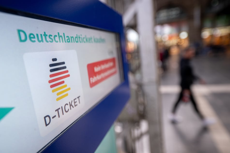 Die Finanzierung für das Deutschlandticket ist - zumindest für das kommende Jahr - in trockenen Tüchern. (Symbolbild)