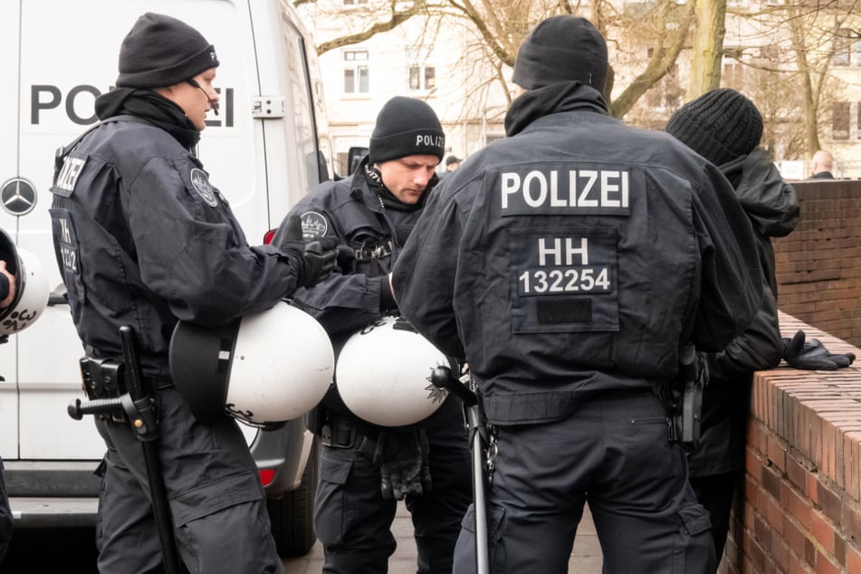 Die Polizei ging gegen vereinzelte Demonstranten vor.