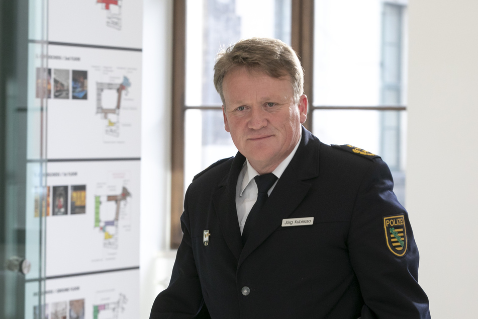 Dresden Polizeipräsident Jörg Kubiessa (56) will die Einhaltung der Corona-Regeln im Auge behalten.