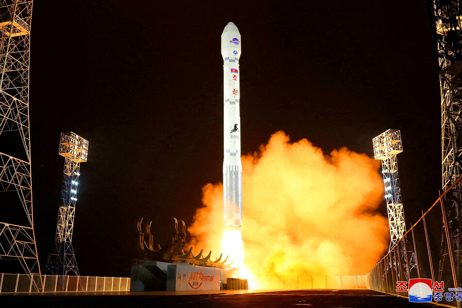North Korea launches rocket carrying a spy satellite Malligyong-1.