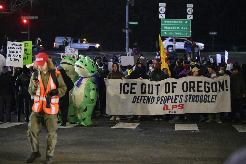 Portland judge blocks federal agents from teargassing ICE protesters in scorching ruling