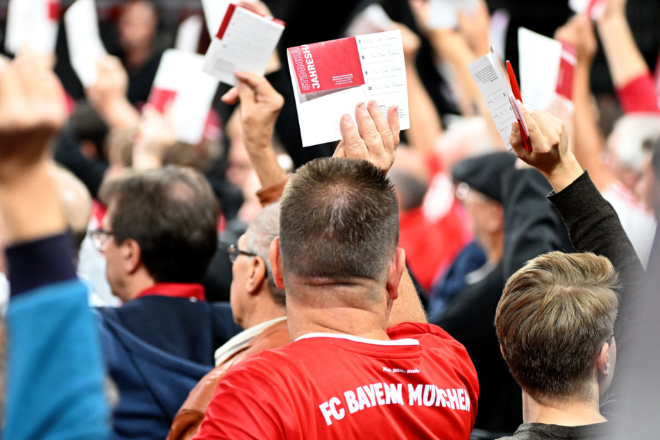 Zuspruch trotz Reibereien. Von 1395 Wahlberechtigten wählten 1092 Mitglieder Herbert Hainer erneut zum Präsidenten des FC Bayern München.