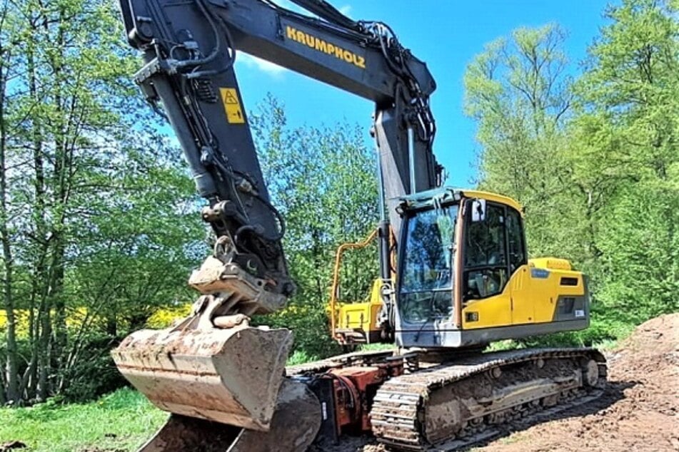 Dieser Bagger wurde von einer Baustelle in der Ortslage Marth entwendet.