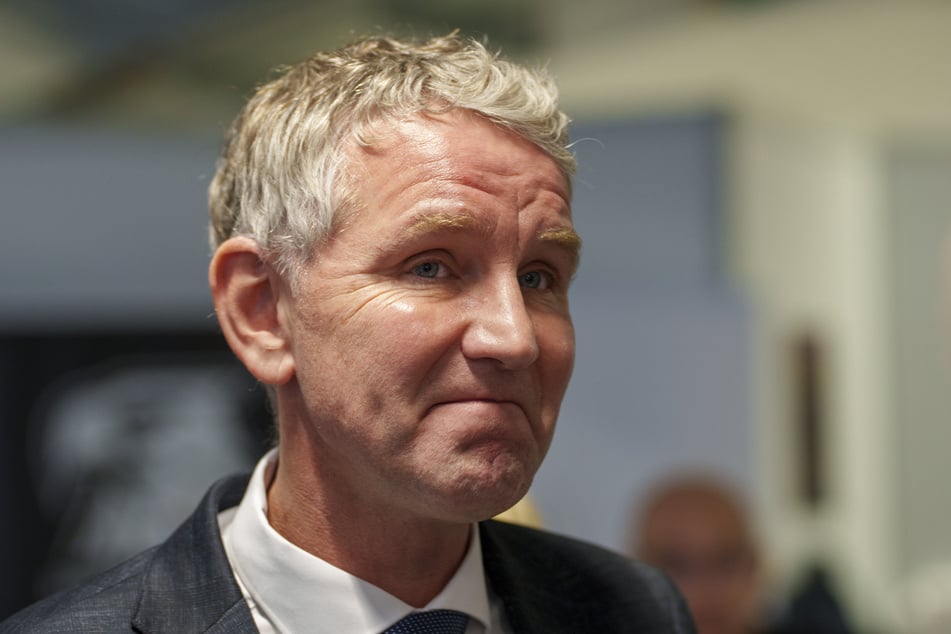 Björn Höcke (53, AfD), Vorsitzender der AfD-Fraktion im Thüringer Landtag, ist in Bayern eingeladen.