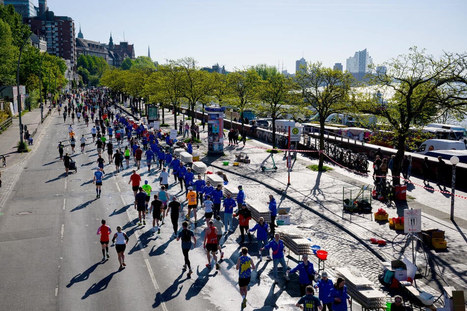 Über 15.000 Läuferinnen und Läufer sind am Sonntag beim "Hella Hamburg Halbmarathon" angetreten. (Symbolfoto)