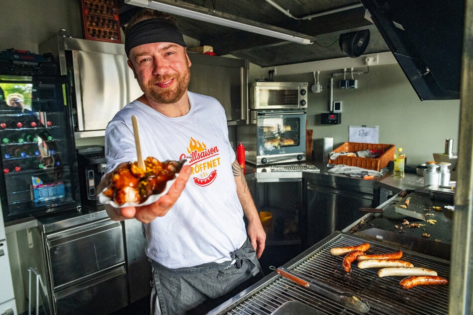 Der frischgebackene Grillmeister Dan Schönlein (51) hat sich mit der eigenen Imbissbude (gezwungenermaßen) einen Traum erfüllt.