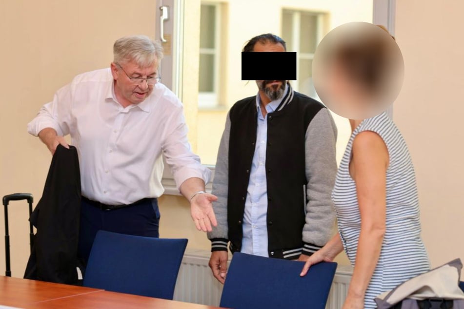 Kamuran D. (40, Mitte) zusammen mit seinem Verteidiger Dr. Malte Heise im Gerichtssaal. Die Staatsanwaltschaft wirft dem 40-Jährigen Vergewaltigung in vier Fällen vor.