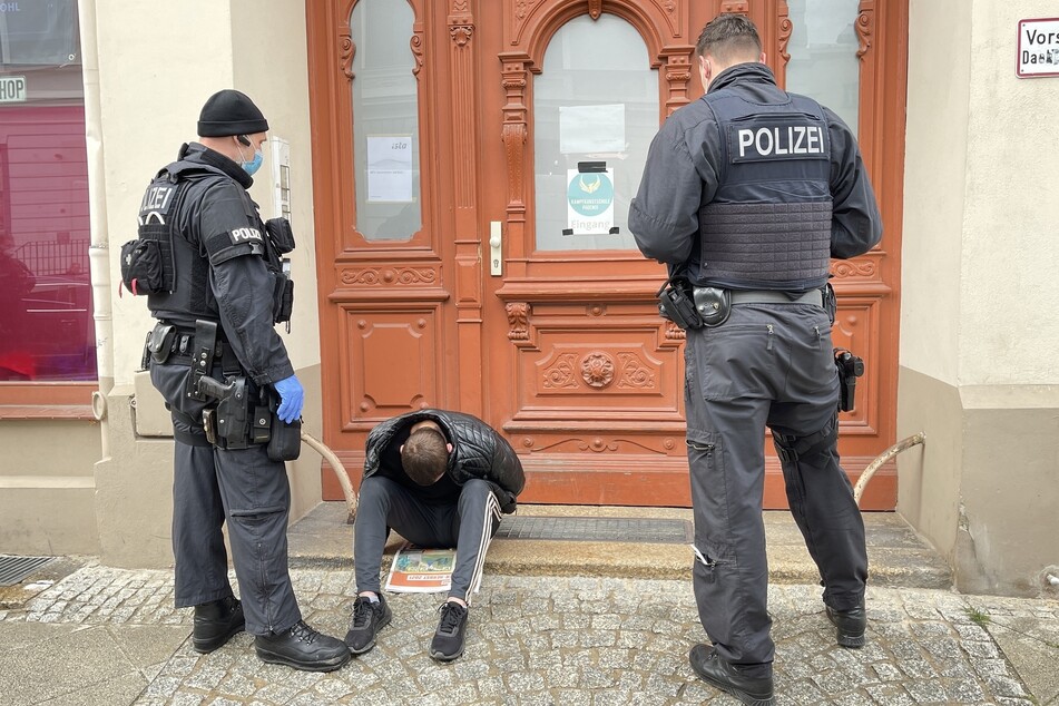 Der Fahrer des Transporters wurde durch die Bundespolizei festgenommen.