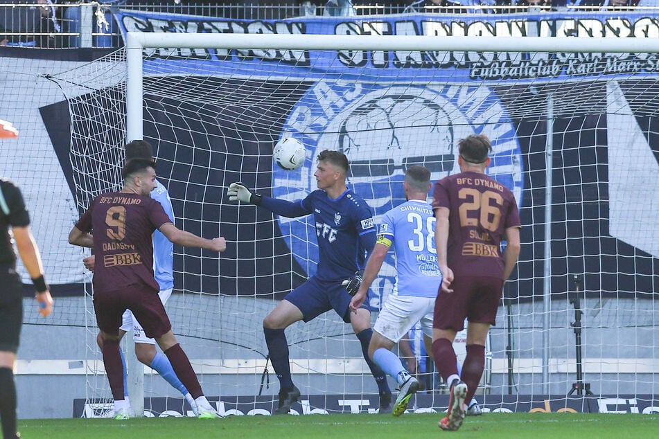 Für Tiffert war das 2:0 "das unnötigste Gegentor überhaupt": Er kritisierte im Nachgang das unnötige Foul von Damer Sekunden vor dem Pausenpfiff.