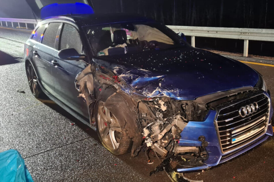 Der Audi erlitt durch den Crash ebenfalls einen großen Schaden.