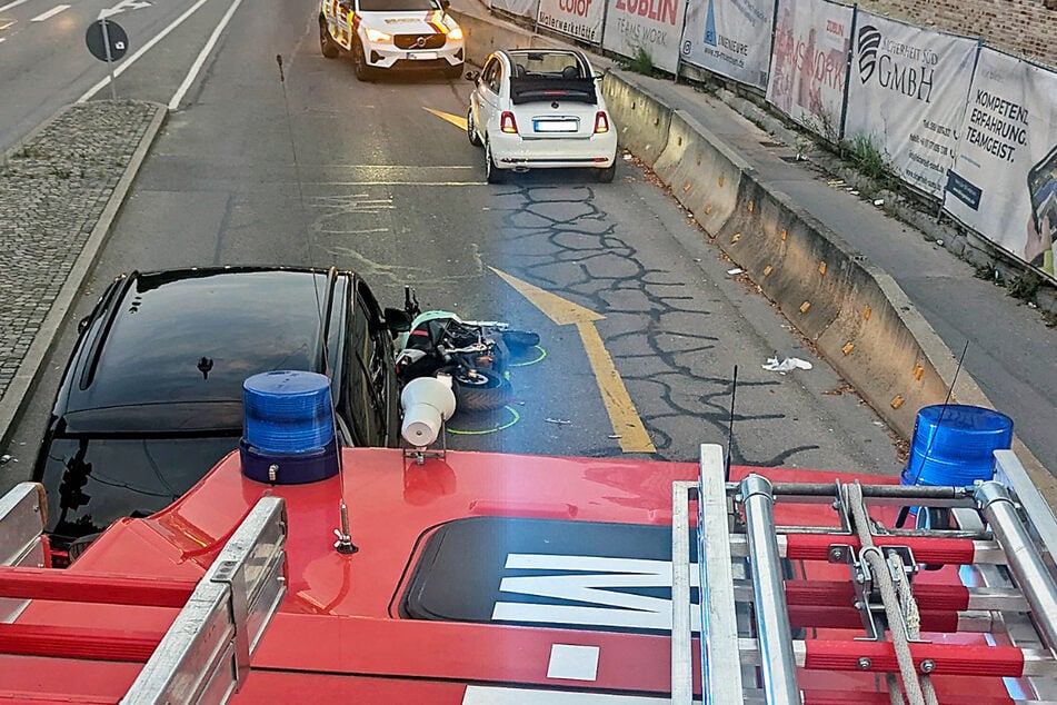 Ein zweiter Biker (40) wurde wenig später bei einer Kollision im entstandenen Rückstau mittelschwer verletzt.