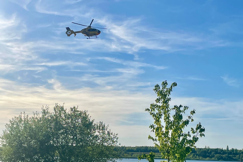 Ein Notarzt wurde per Hubschrauber eingeflogen.