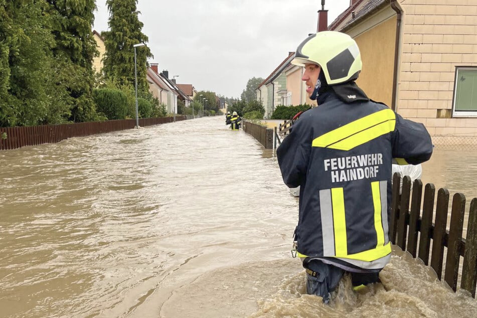 Im Osten Österreichs herrscht seit Tagen Ausnahmezustand, die Feuerwehr behält den Überblick.