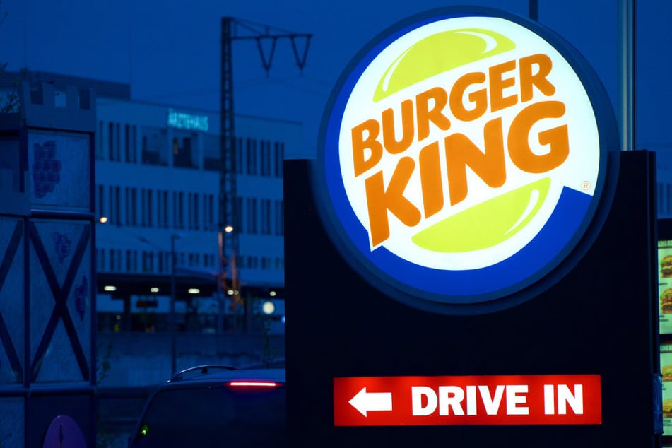 In sechs Burger-King-Filialen in Bayern hat der Mutterkonzern nach Verstößen gegen die hauseigenen Standards den Stecker gezogen.