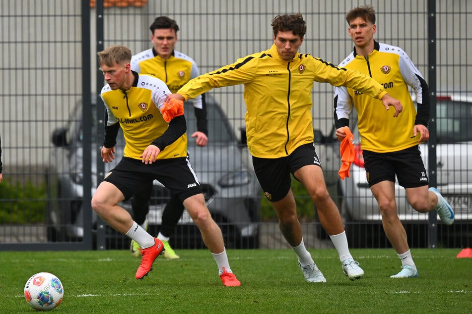 Volle Konzentration auf die Crunchtime! Julian Pauli (M.) redet nicht über die Zukunft.