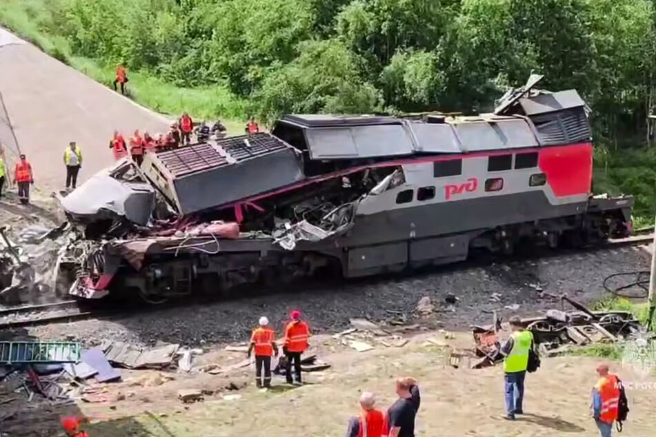 Zmarli i ranni: wysadzony most w Rosji, pociąg nie może już hamować