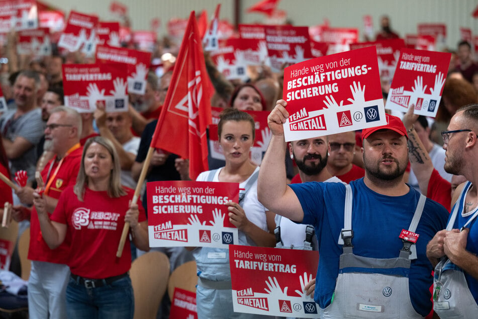 Gewerkschaften und Angestellte waren über die Entscheidungen empört.