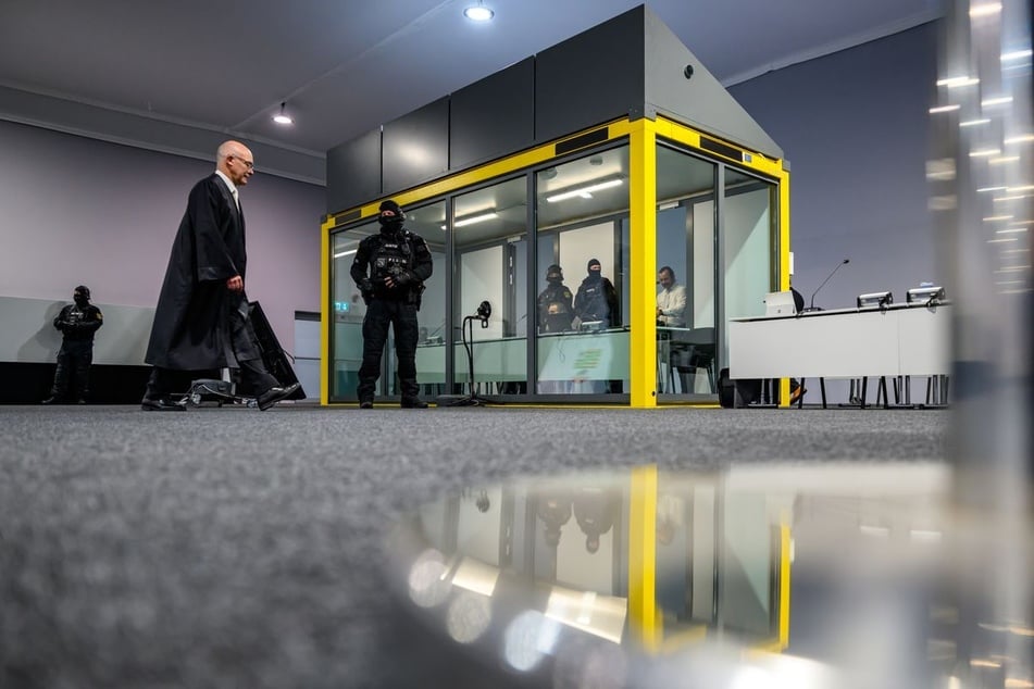 Über zwei Stunden lang hielt Taleb A. in seinem "Sicherheitskasten" einen Monolog.