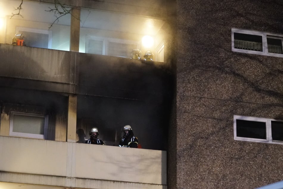 Vier Menschen musste aus dem Haus gerettet werden.