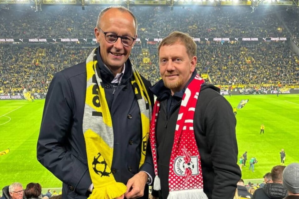 Am Samstag traf Sachsens MP Michael Kretschmer (49) Friedrich Merz (68, beide CDU) beim Bundesliga-Spiel in Dortmund. Montag verhandelte er in Dresden schon wieder mit Vertretern von BSW und SPD.