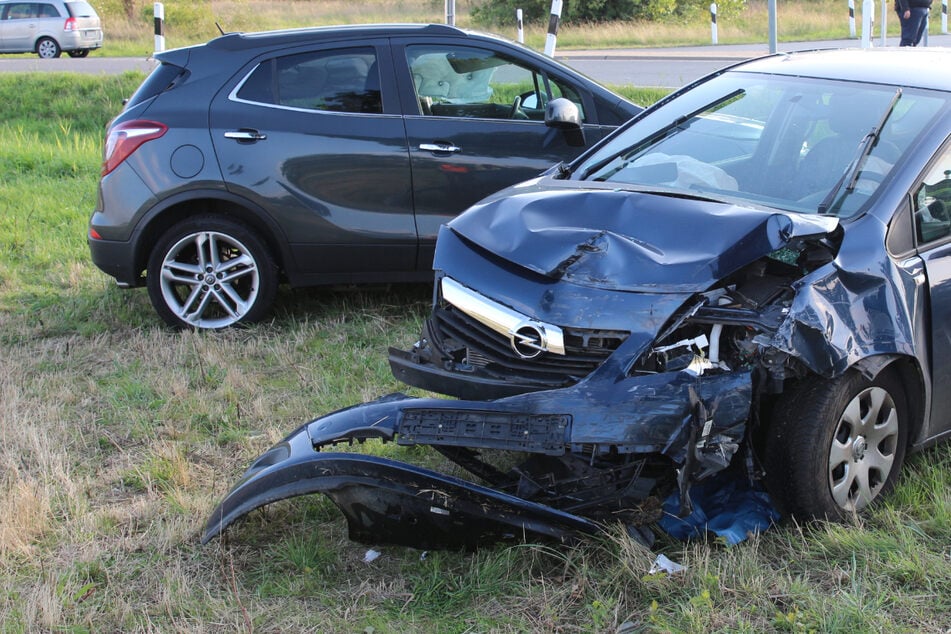 Nahe Auffahrt zur A14: Drei Verletzte nach Unfall in Grimma