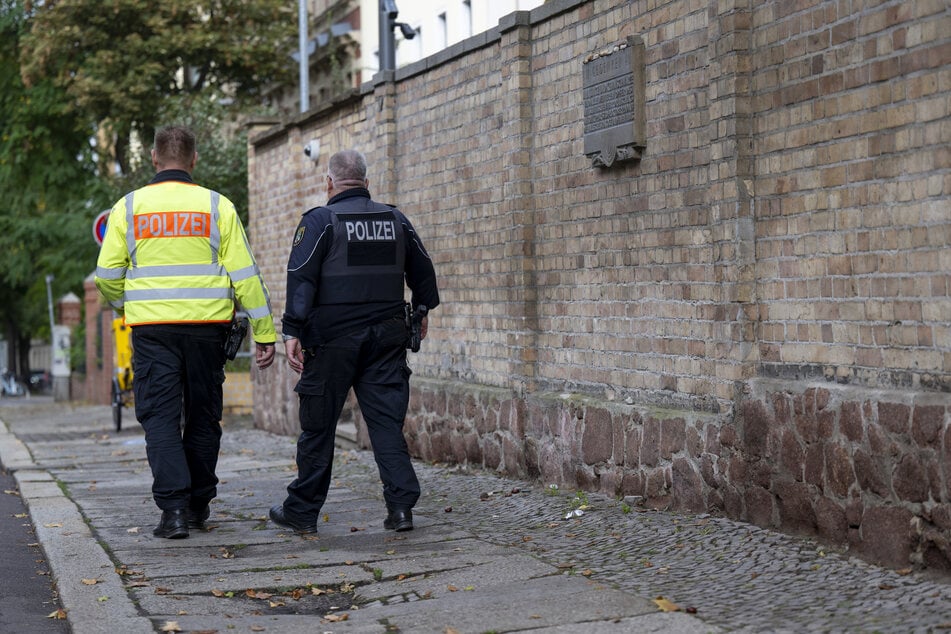 Die Polizei ermittelt zu Hasskommentaren, welche gegen die Hallenser Synagoge gerichtet sind.